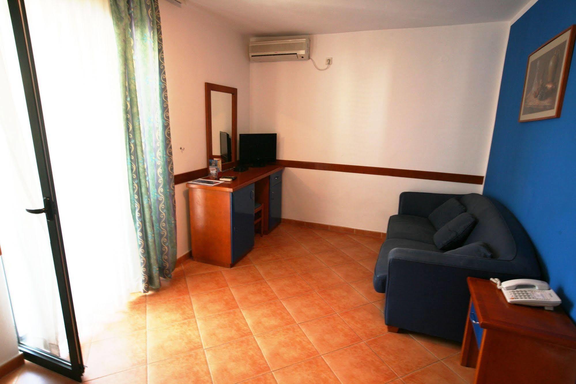 Hotel Villa Royal Teodo Esterno foto